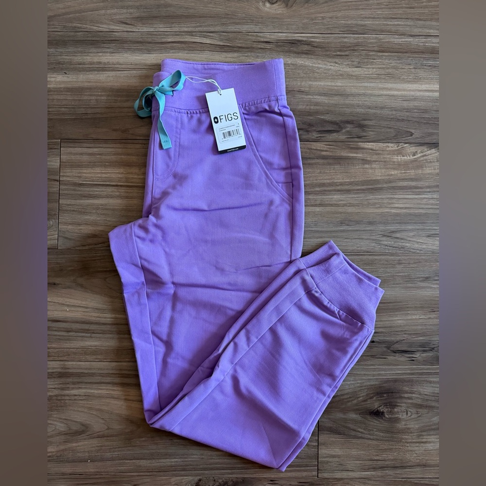NWT: Figs Zamora Jogger Scrub Bottoms- Lilac Dawn *S-R*